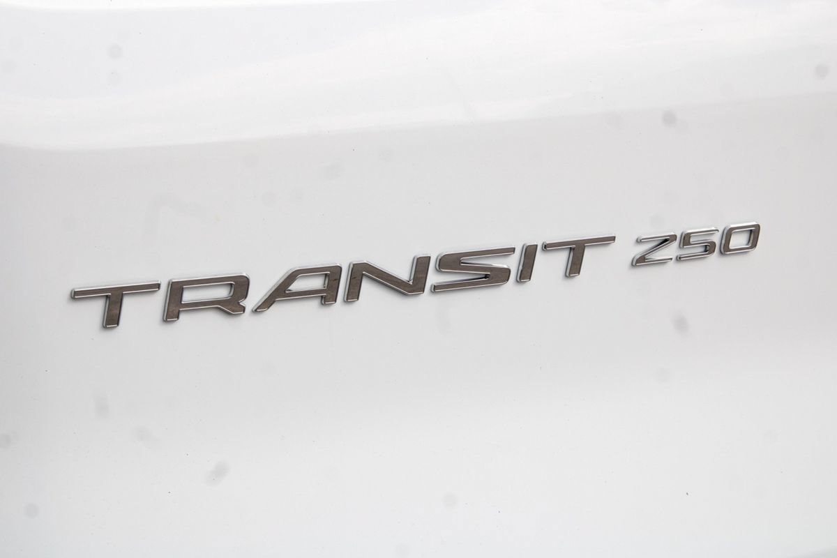Used 2020 Ford Transit 250 Low Roof RWD image 38