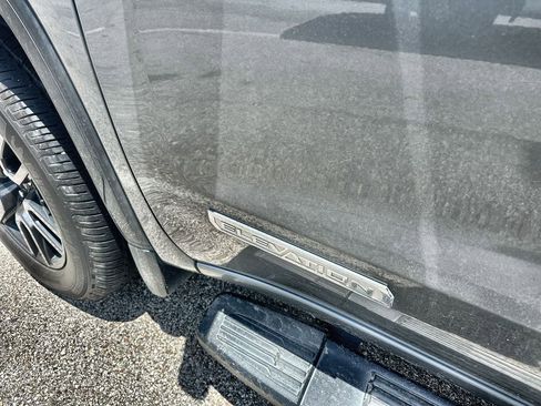 Used 2021 GMC Sierra 1500 Elevation AWD/4WD image 4