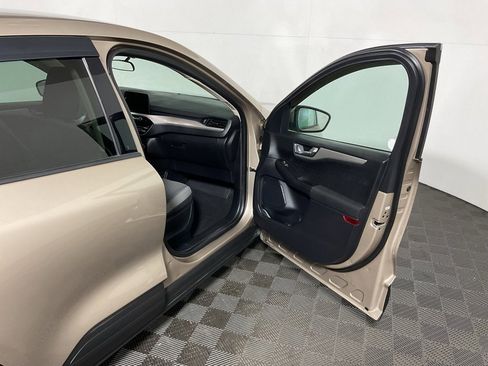 Used 2020 Ford Escape SE image 33