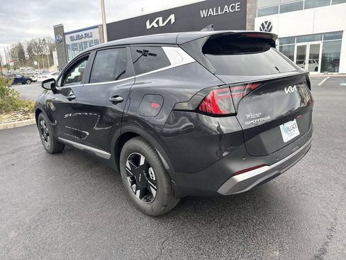 New 2026 Kia Sportage LX FWD image 3