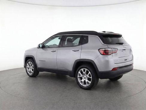 Used 2025 Jeep Compass Limited AWD/4WD image 3