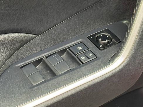Used 2019 Toyota RAV4 LE w/ All Weather Liner Package AWD/4WD image 25