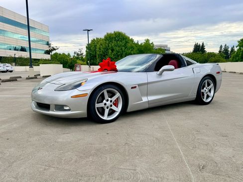 Used 2007 Chevrolet Corvette Coupe w/ Preferred Equipment Group RWD image 62