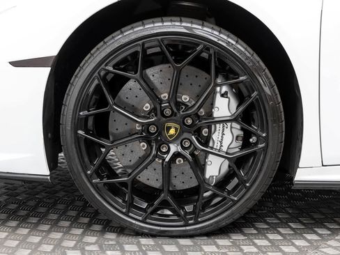 Used 2020 Lamborghini Huracan EVO AWD/4WD image 7