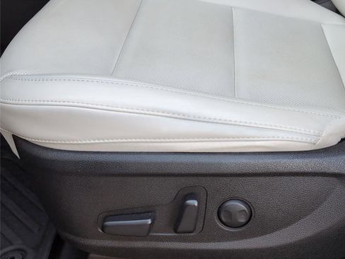 Used 2024 Kia Telluride S w/ S Sunroof Package image 10