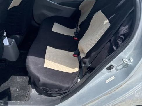Used 2013 Hyundai Accent GLS FWD image 22