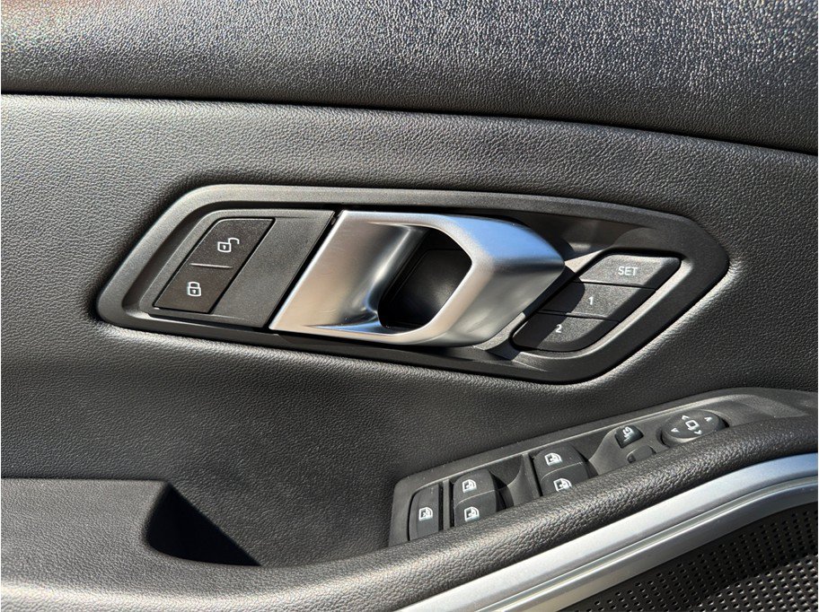 Used 2024 BMW 330e xDrive AWD/4WD image 25