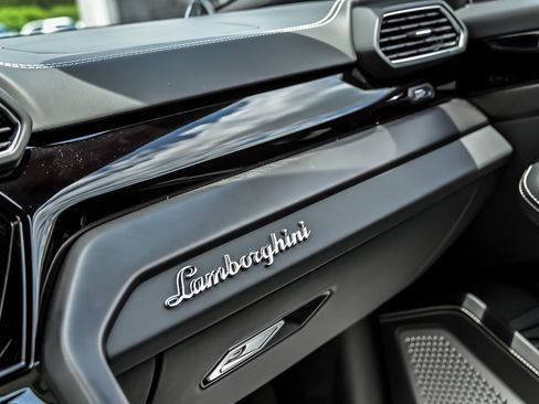 Used 2023 Lamborghini Urus S AWD/4WD image 39