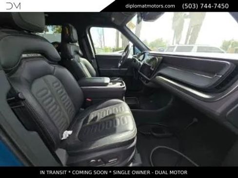 Used 2025 Rivian R1S Adventure AWD/4WD image 8
