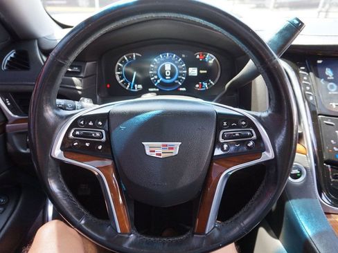 Used 2020 Cadillac Escalade Luxury RWD image 29