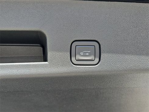 New 2026 Chevrolet Traverse Z71 w/ Enhanced Driving Package image 7