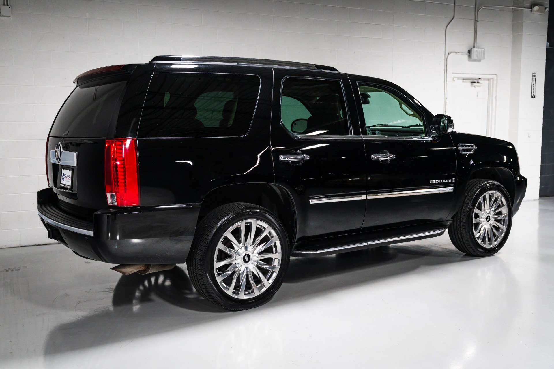 Used 2007 Cadillac Escalade AWD image 3