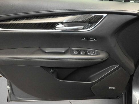 Used 2022 Cadillac XT6 Premium Luxury AWD/4WD image 16