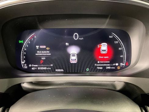 Used 2025 Acura MDX SH-AWD w/ Technology Package image 24