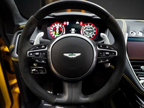 Used 2022 Aston Martin DBX AWD/4WD image 35