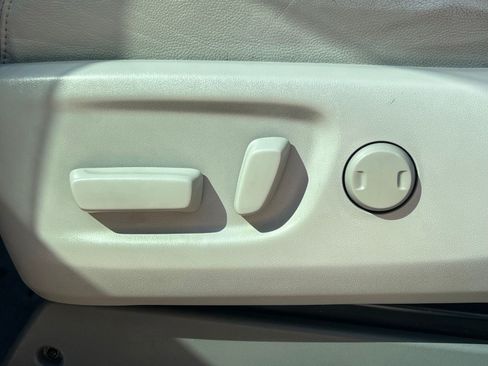 Used 2015 Toyota Sienna XLE w/ XLE Navigation Package FWD image 26