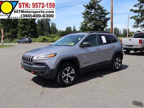 Used 2015 Jeep Cherokee Trailhawk AWD/4WD image 3