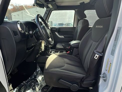 Used 2017 Jeep Wrangler Unlimited Sahara w/ Connectivity Group image 23