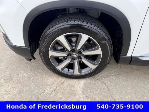 Certified 2025 Honda Pilot Elite image 10