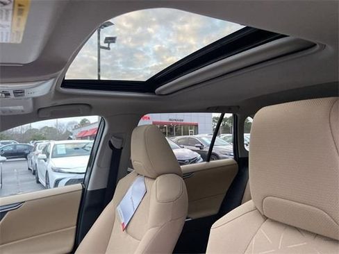 Used 2025 Toyota RAV4 XLE w/ Convenience Package image 31