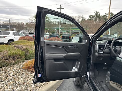 New 2026 GMC Canyon Elevation image 11