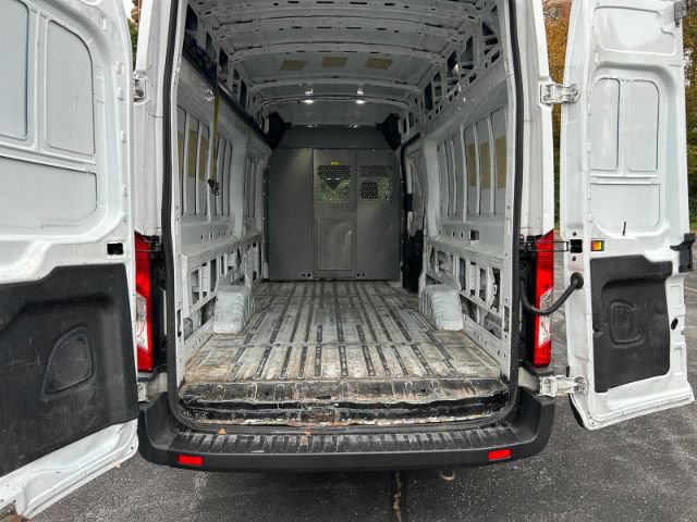 Used 2022 Ford E-Transit 148 High Roof Extended RWD image 30
