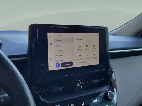 Used 2023 Toyota Corolla LE image 17