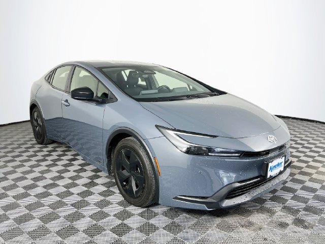 Used 2023 Toyota Prius LE AWD/4WD image 8