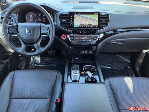 Used 2025 Honda Ridgeline Black Edition image 14