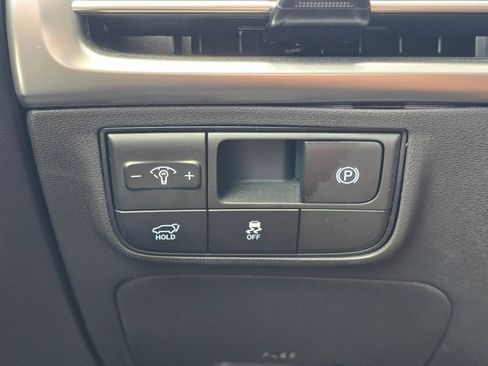 Certified 2025 Hyundai Tucson Limited FWD image 22