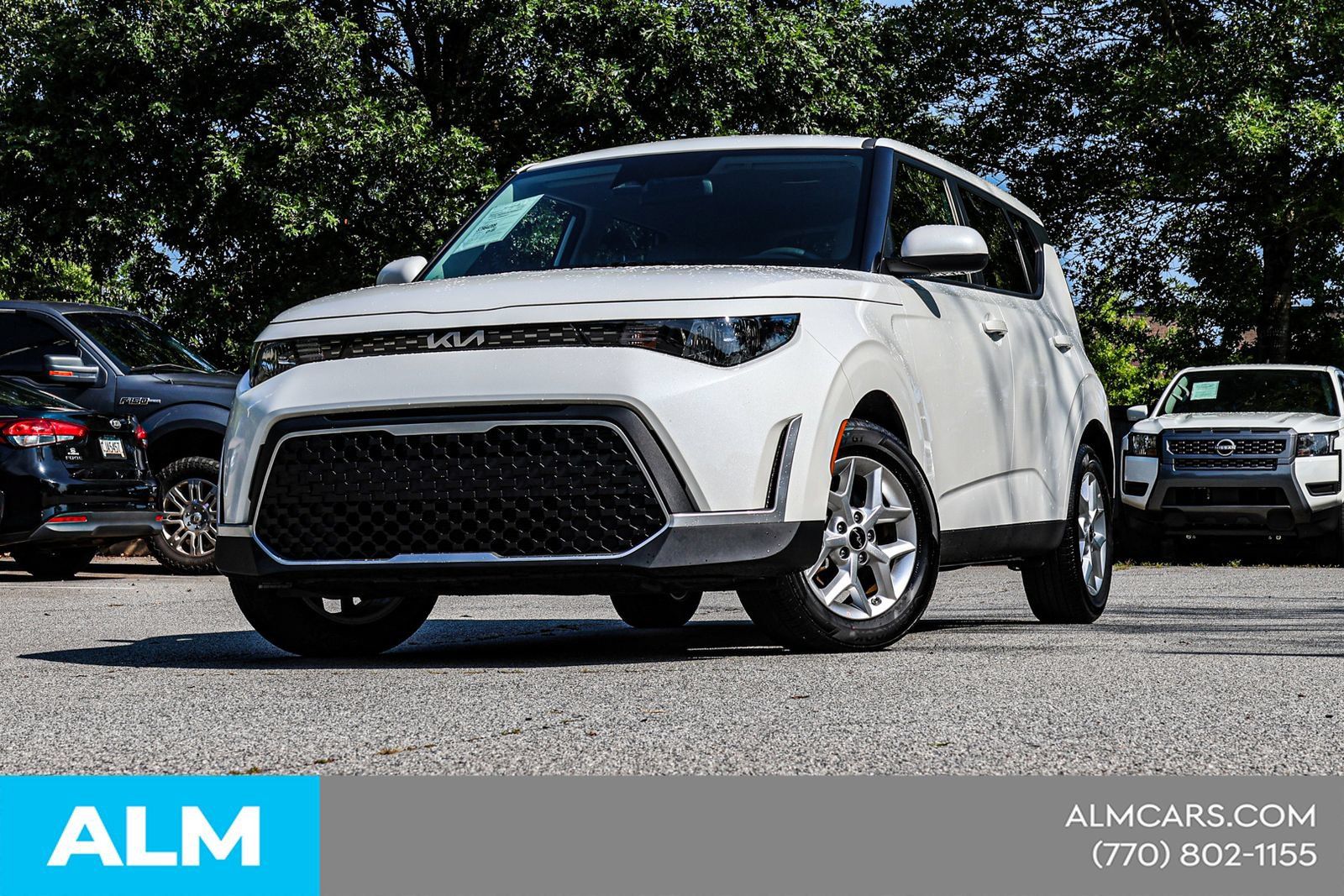Used 2025 Kia Soul LX w/ LX Technology Package FWD image 2