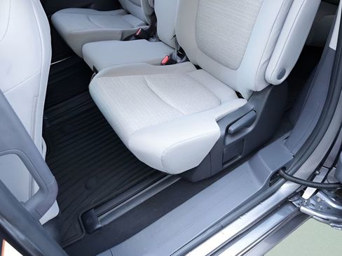 Certified 2022 Toyota Sienna LE image 21