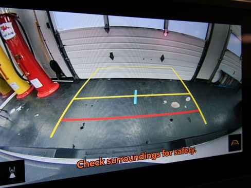 Certified 2025 Toyota Tacoma SR image 21