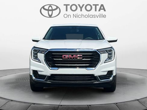Used 2024 GMC Terrain SLE FWD image 8