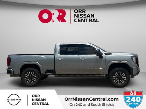 Used 2025 GMC Sierra 2500 Denali Ultimate AWD/4WD image 4