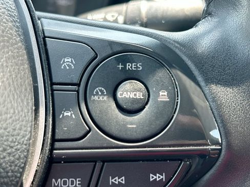 Used 2025 Toyota Corolla SE FWD image 17