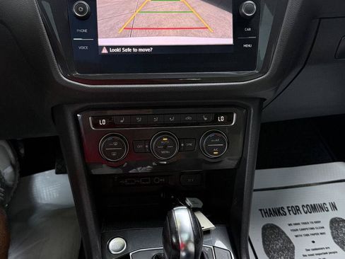 Used 2019 Volkswagen Tiguan SE w/ Panoramic Sunroof Package AWD/4WD image 31