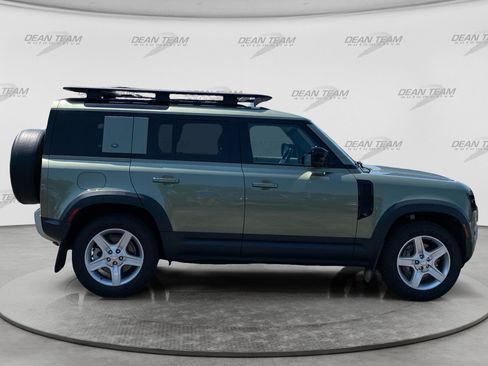 Used 2022 Land Rover Defender 110 SE AWD/4WD image 9