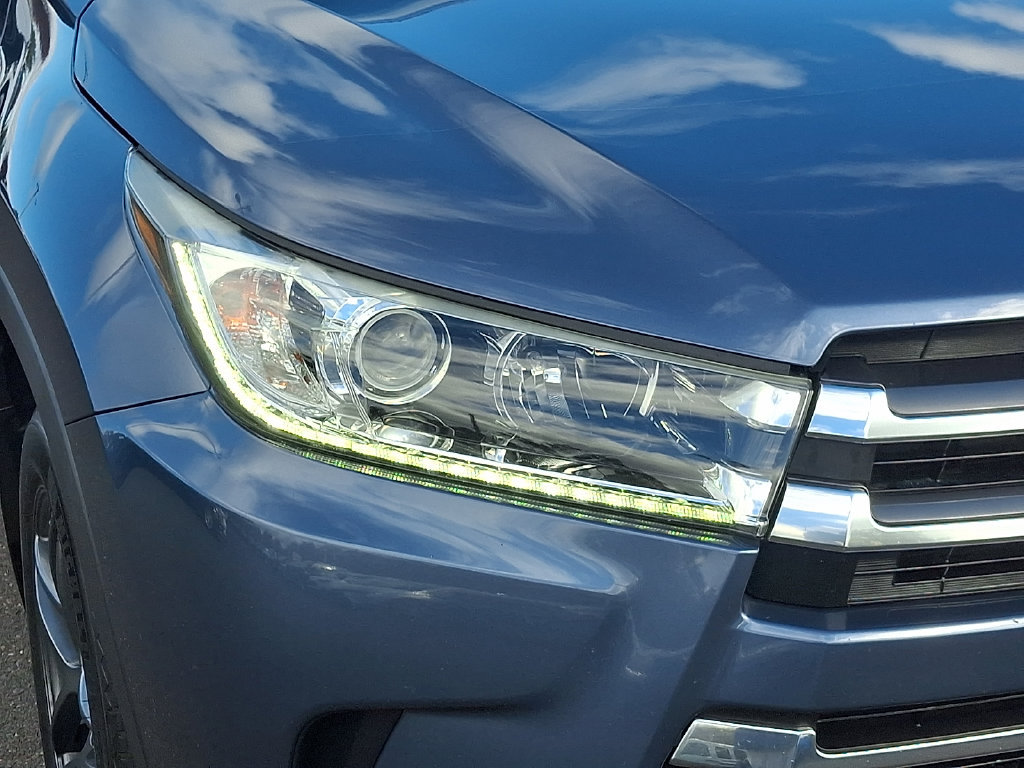Used 2019 Toyota Highlander Limited Platinum AWD/4WD image 10