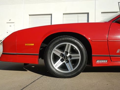 Used 1987 Chevrolet Camaro IROC-Z image 35