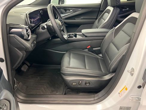 Used 2024 Chevrolet Blazer EV LT AWD/4WD image 17