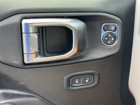 Used 2025 Jeep Wrangler Unlimited Sport AWD/4WD image 24