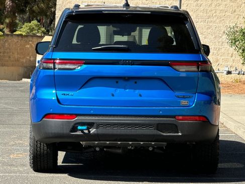 New 2023 Jeep Grand Cherokee Trailhawk w/ Advanced Protech Group II image 4