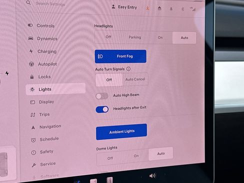 Used 2021 Tesla Model Y Long Range image 34