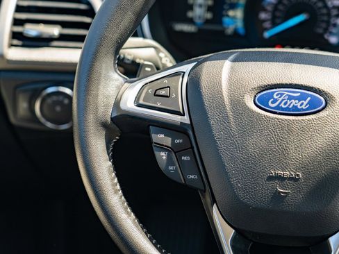 Used 2019 Ford Fusion SE w/ Equipment Group 151A FWD image 19