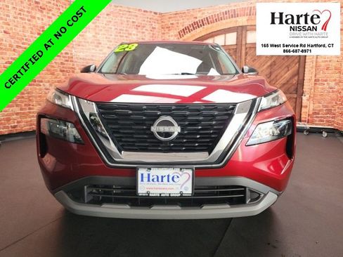 Used 2023 Nissan Rogue S image 2