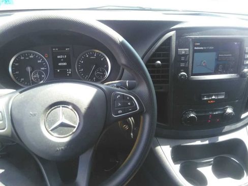 Used 2023 Mercedes-Benz Metris image 10