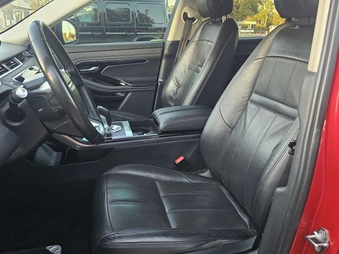 Used 2020 Land Rover Range Rover Evoque SE image 25