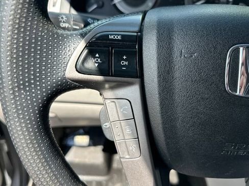 Used 2016 Honda Odyssey LX image 17