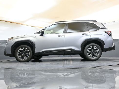 Certified 2025 Subaru Forester Premium AWD/4WD image 41